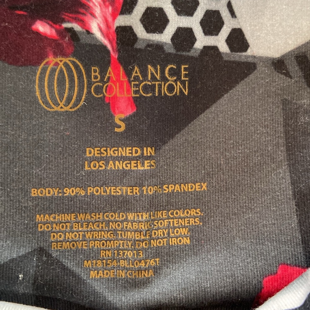 Sale! Leggings in cool geo pattern with red poppies, size S - Picture 2 of 6